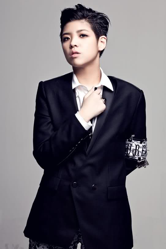 Jin Tai
Chanteuse
?
Lesbian