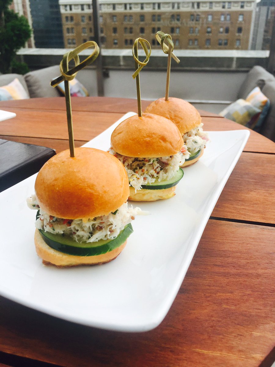 TheBarNYC's tweet photo. treat that foodie in your life! #monarchnyc #crabsliders #nyfoodie #sharingiscaring #foodislove #rooftopview https://t.co/B1MTpGYFvh