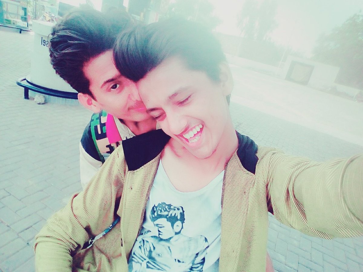 Aftab2733's tweet photo. Beauty Isn't #About A having A #pretty_face
It's About having a #Pretty_mind #pretty_heart, and A #pretty_soul. https://t.co/HZcH87Ve4I