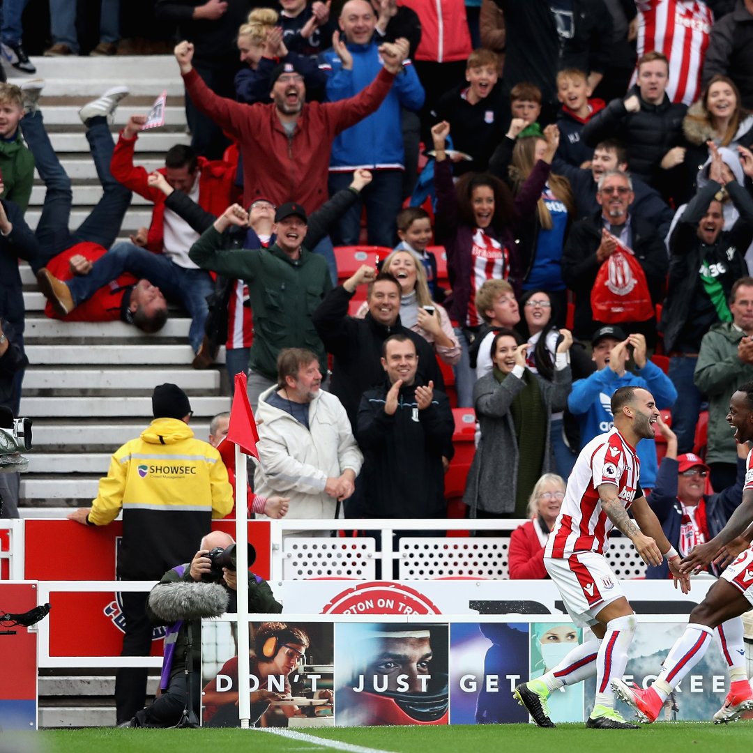 Squawka_Live's tweet photo. The Stoke fans definitely enjoyed Jesé's debut goal... 😂 https://t.co/YXfWXbYdKB