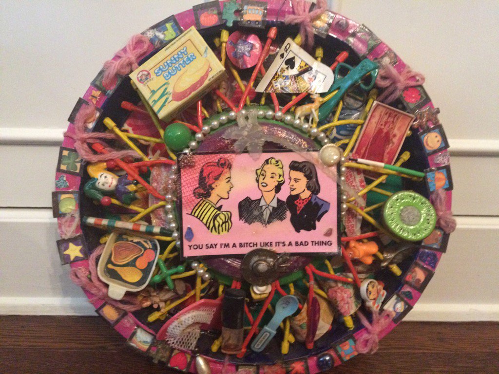 amylloyd5's tweet photo. Hubcap art... https://t.co/uksAmOq18b
