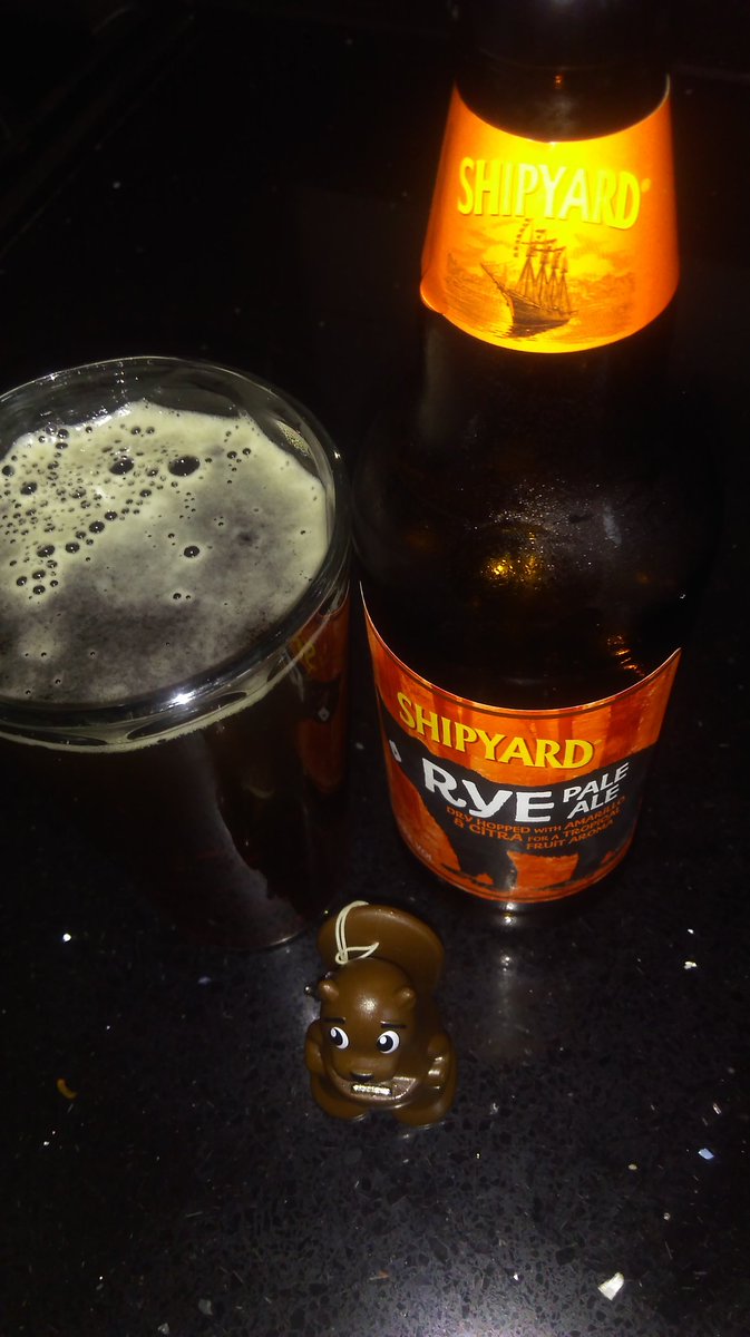 bbqbeerbeaver's tweet photo. #saturdaynight #beer Really good Rye Pale Ale from @ShipyardBrewing @ShipyardBeerUK #Maine https://t.co/qcv0N3Oxmc
