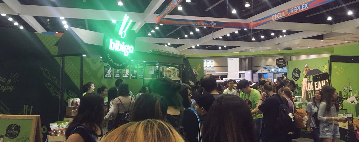 lorsly15's tweet photo. Free food is always my favorite 😋💖#bibigo #cjcultureplex #KCON17LA https://t.co/cTB5VEwndj