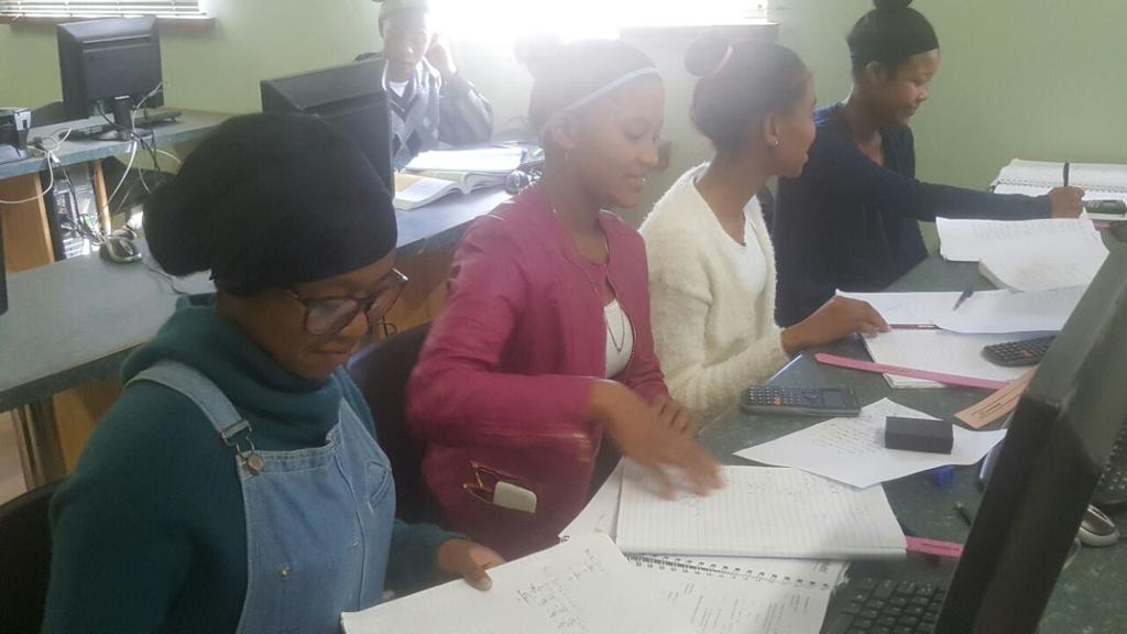 KorbeelHfj's tweet photo. #Mathmarathon @samremzy @skasa_outreach thanks doc. Frank Van Schalkwyk. https://t.co/w5949XHpxI