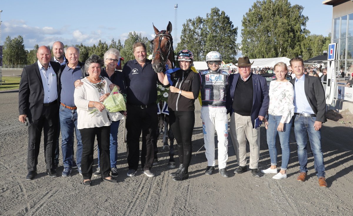 E3trav tweet picture
