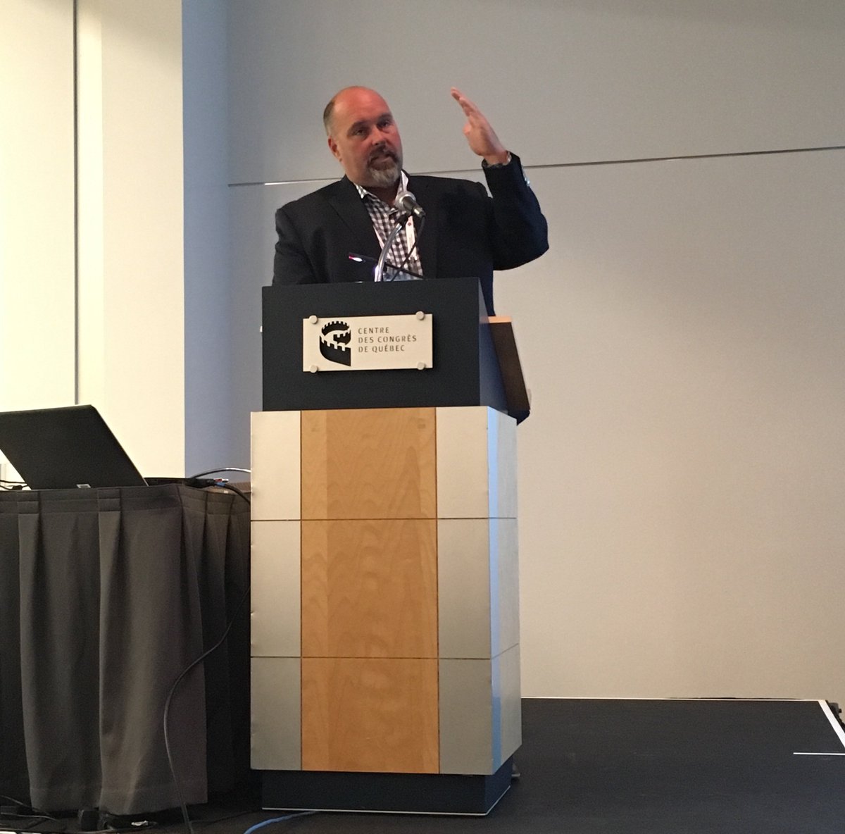 EMSWorldOFCL's tweet image. Mike Nolan on creation of Canadian Nat’l Stds for CP. #pace2017 @PAC_Expo Gary Wingrove invites audience to attend #IRCP at #EMSWorldExpo