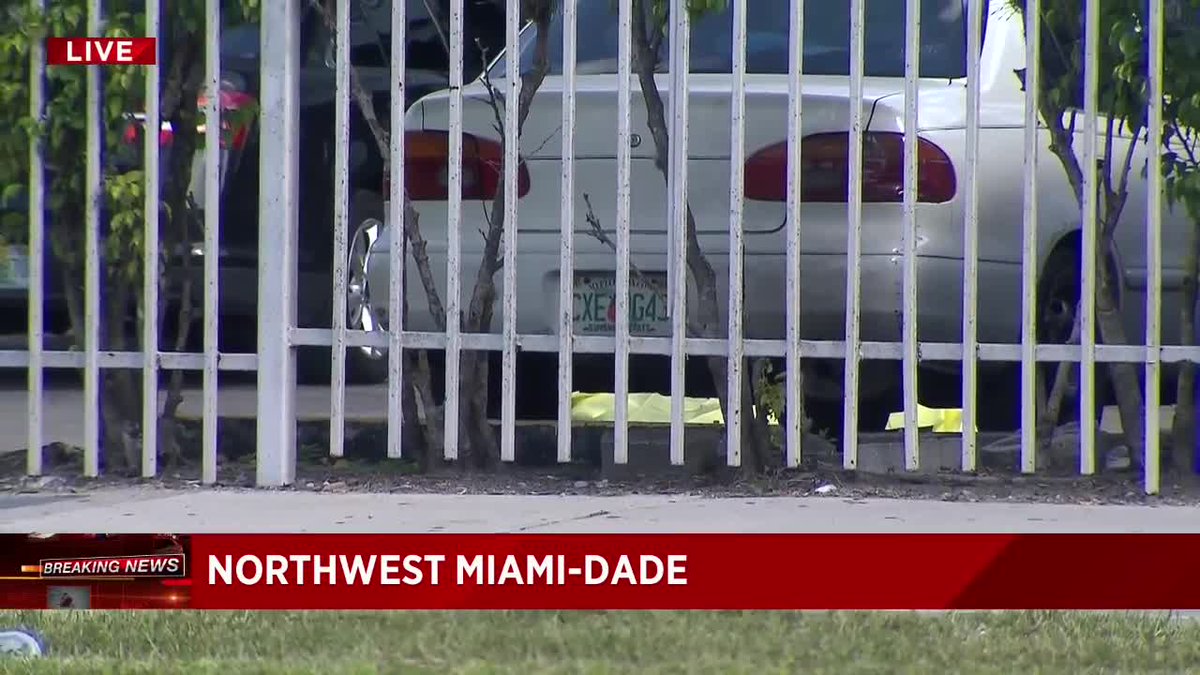Miami-Dade detectives investigate shooting that left 1 dead and 2 wounded bit.ly/2wjLn36?utm_me… https://t.co/ocjsAauJHn