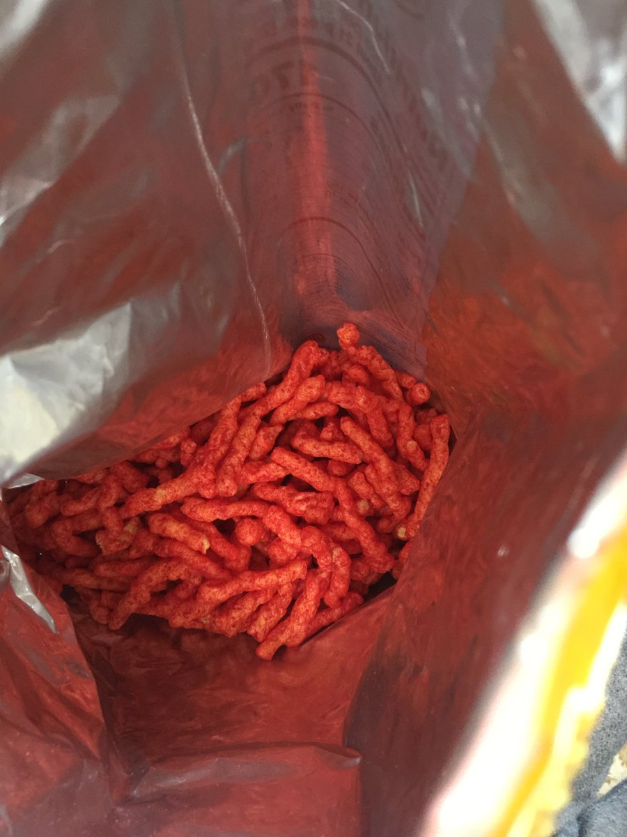 Vangsonic08's tweet photo. Hey look at this bag of cheetos https://t.co/C6Bm3rn64z