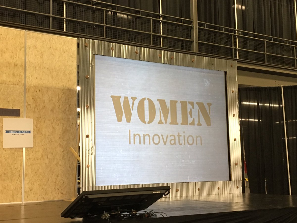 VMihaescu's tweet photo. Waiting in anticipation for the pitch master @emmaharris_1 at #CNEInnovation @healthypetsio https://t.co/YdX5HymS67