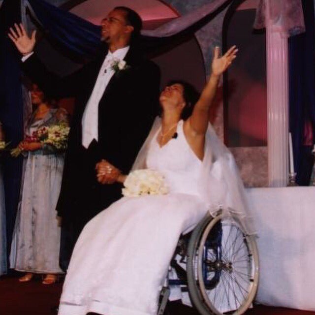 DeliaMusic's tweet photo. Living A Dream at Sweet 16!!! @DrLevyKnox https://t.co/ASpJTLA7Tr