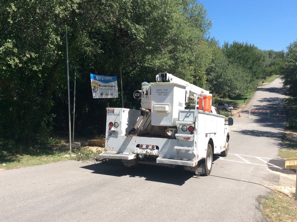 SwiftFest's tweet image. City workers and volunteers are hard at work getting ready for today&apos;s Swift Fest! Festivities begin at 4:30. We&apos;ll see you there! #TexasFun