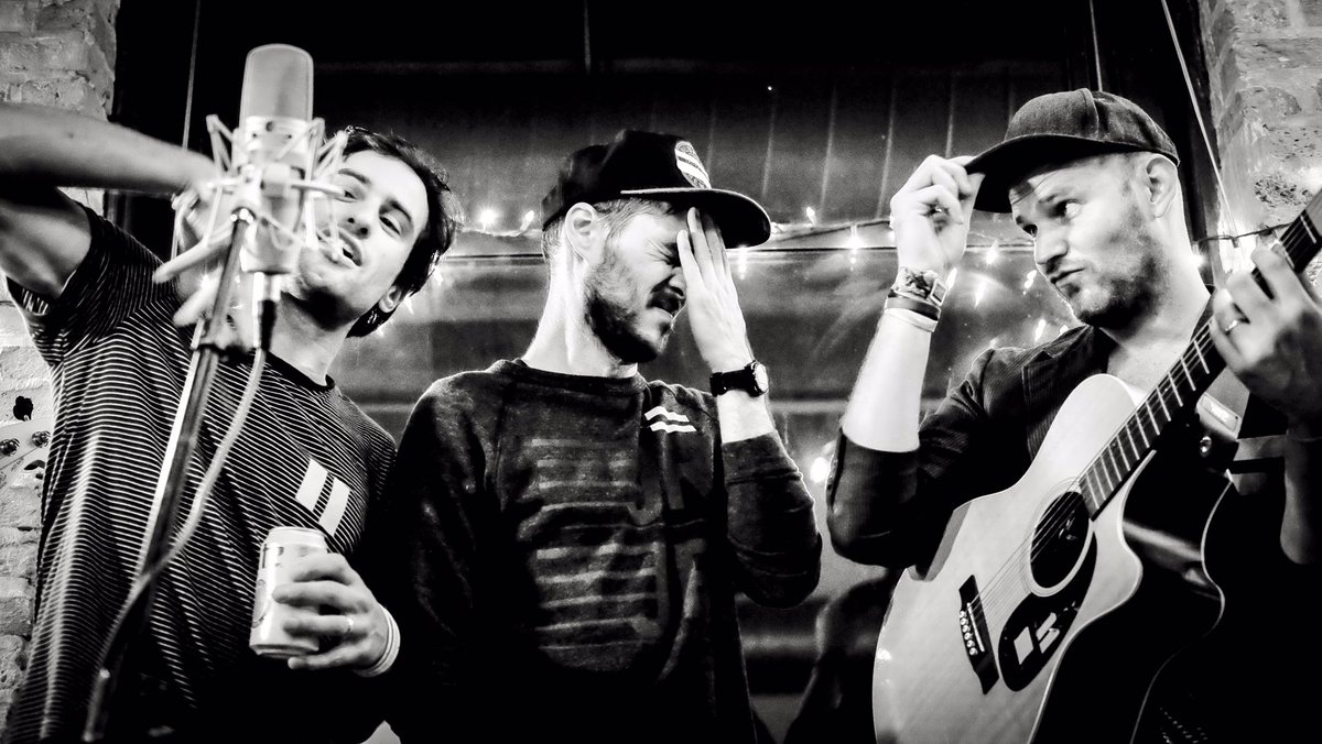 Doing our thang tonight @colsfoodtruckfest at 9 This pic from @sofarchicago show last fall, pic officially titled "Cory itches face" Fun!