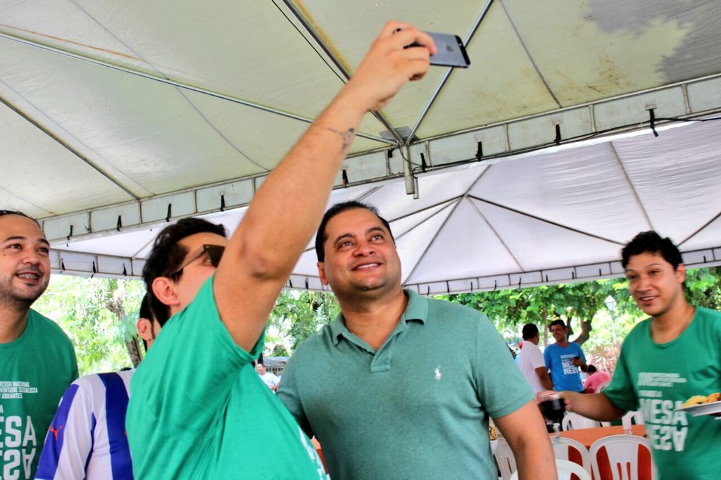 wevertonrocha's tweet photo. Almoço com os congressistas.
O clima do Conjus traz muitas recordações. É importante nunca deixar de acreditar na luta.
#Conjus #JSPDT https://t.co/Eteean3FOE