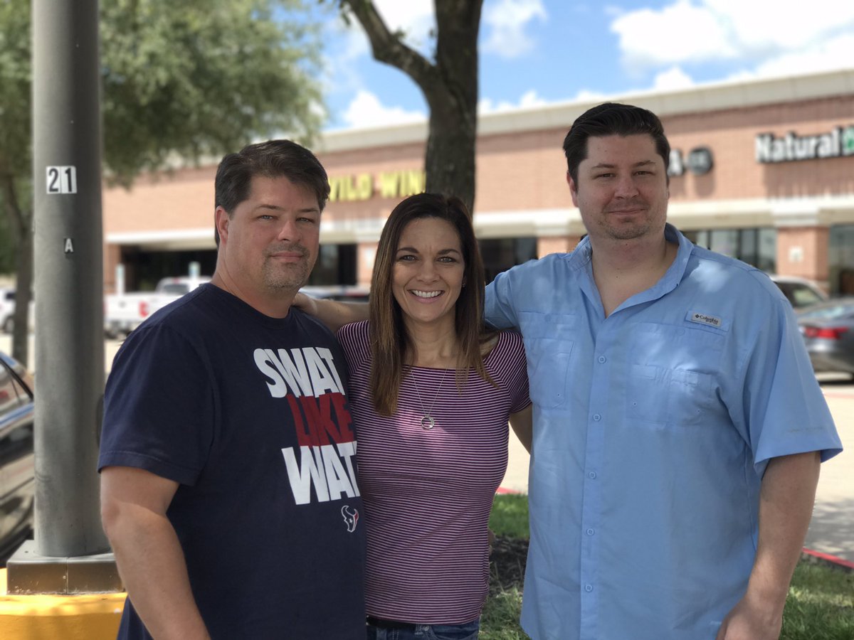 miller_becka's tweet image. #SalesforceSaturday Miller style...with my 4x certified bro-in-law and NEWLY CERTIFIED hubby. Congrats Mark! :)