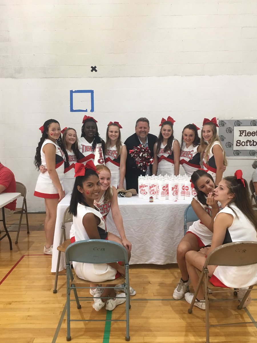 FleetwoodCheer's tweet photo. Love our community! Library open house success with THE @MillerFASD! https://t.co/irZnwaRZ4c