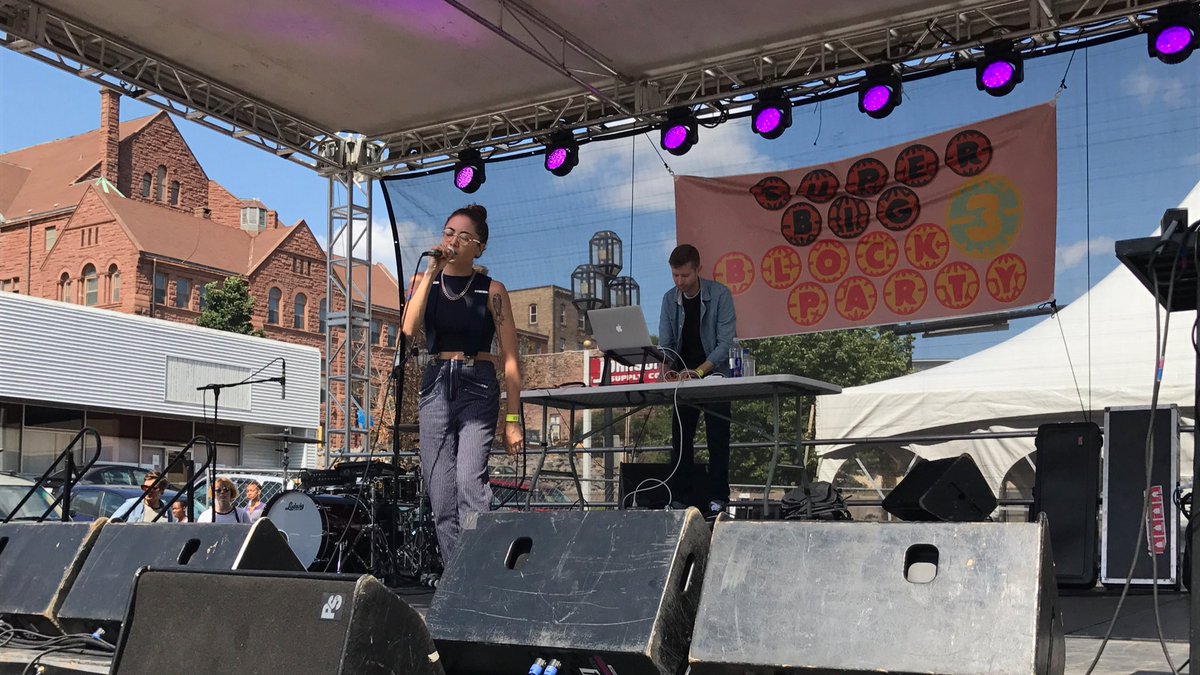 wdizzo's tweet photo. @nessnite crushing at @RedHerringDLH Super Big Block Party 3 #dlh #superbigblockparty https://t.co/VHdSVgToge