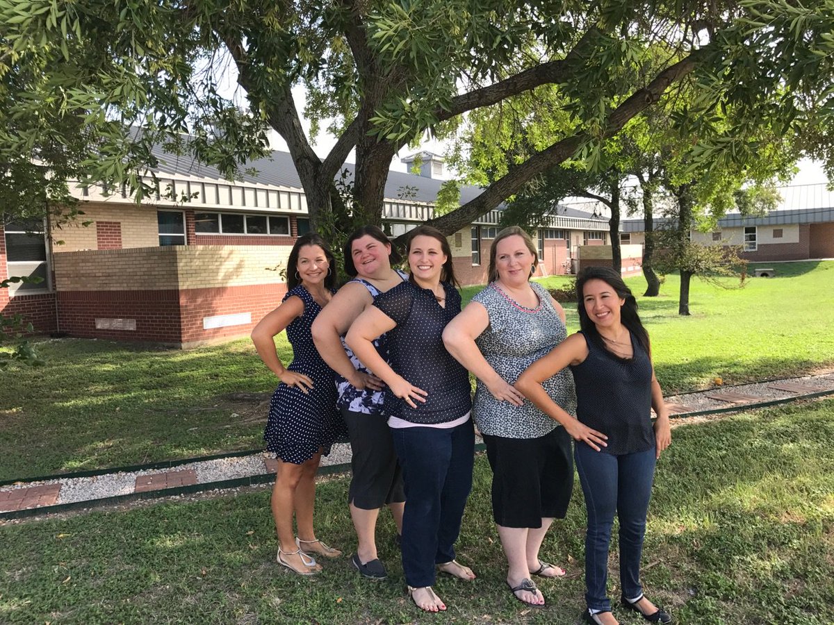 blackspackLOE's tweet photo. We are SO excited for the new 2017-2018 school year!  THIIIIIIRD GRADE! :) #Good2BeLOE https://t.co/vycKQvsGyu