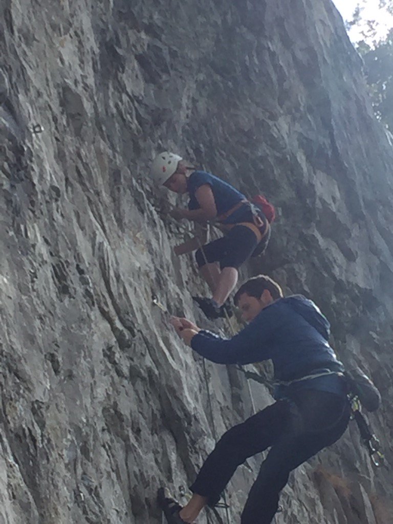 awmoore69's tweet photo. @keris_moore with @coachesclimbing at Malham Cove, also good to meet the @bigrockclimbing boys on the crag 👍���🏻💪🏻 https://t.co/uomjwE9av1