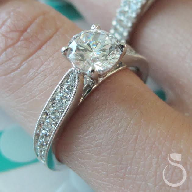 sylviejewelry's tweet photo. Love comes in many shapes and sizes, but our favorite is a round diamond! <3 https://t.co/RETFlM5Uqo #Love #SomethingSylvie #Propsals https://t.co/NTDYLxcbom