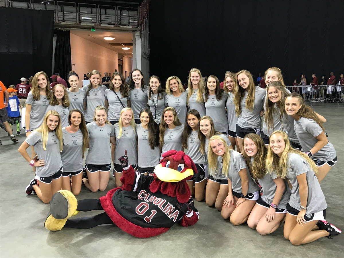 GamecockXC's tweet photo. Thanks to our great #Gamecocks fans for coming out to today's Fan Appreciation Day! https://t.co/1zj28gYSzu