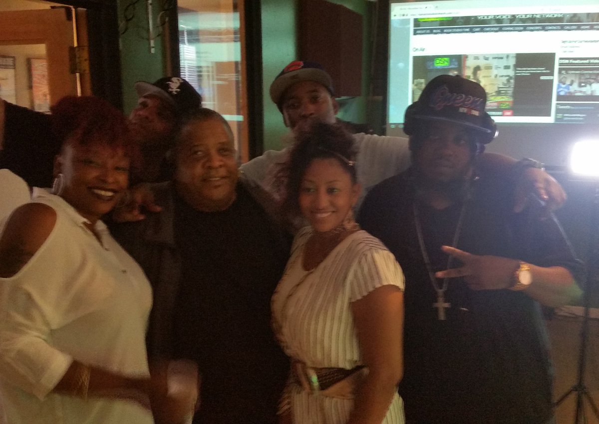 KingSuperSGM's tweet photo. Chopping it up with the legend #DrDre of #YoMTVRaps and #DresCorner on #THIRDROUNDKNOCKOUTRADIO
#SGMDYNASTY #DollarsOnTop https://t.co/Kj1A6GiUtg