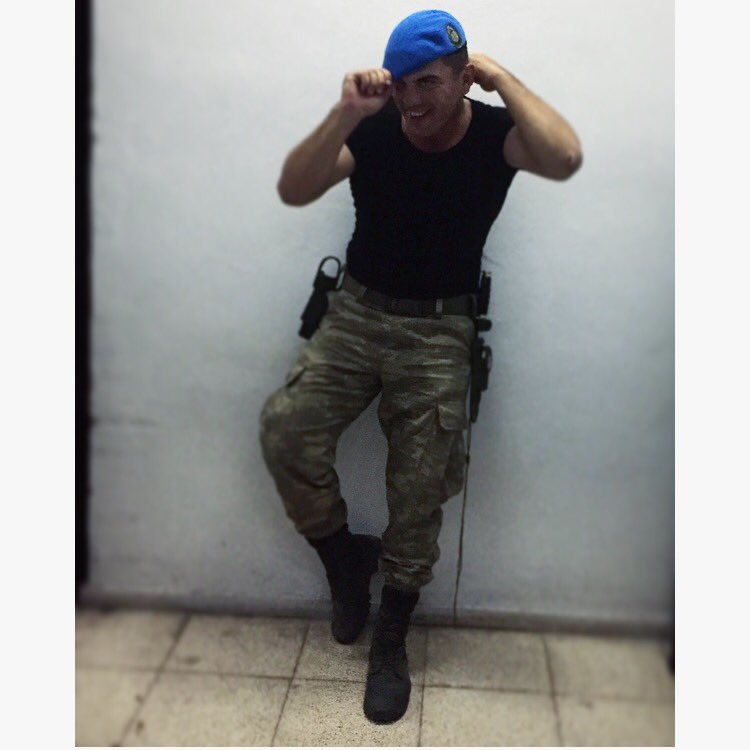 CaymazHalil's tweet photo. Komutanım diceksiniz 👊🏻 #jandarmaözelharekat #komando #jöh #izmir #foça #komando #okulu https://t.co/ukUYX6Q4BH