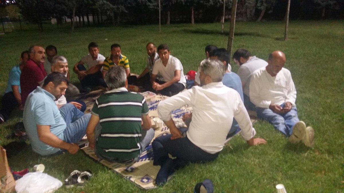 aksislimspmah's tweet photo. M.Ş.P Mahallesi haftalık yönetim kurulu toplantımız AKParti İl bınası karsısında icra ettık. https://t.co/mDWvlC6VMv