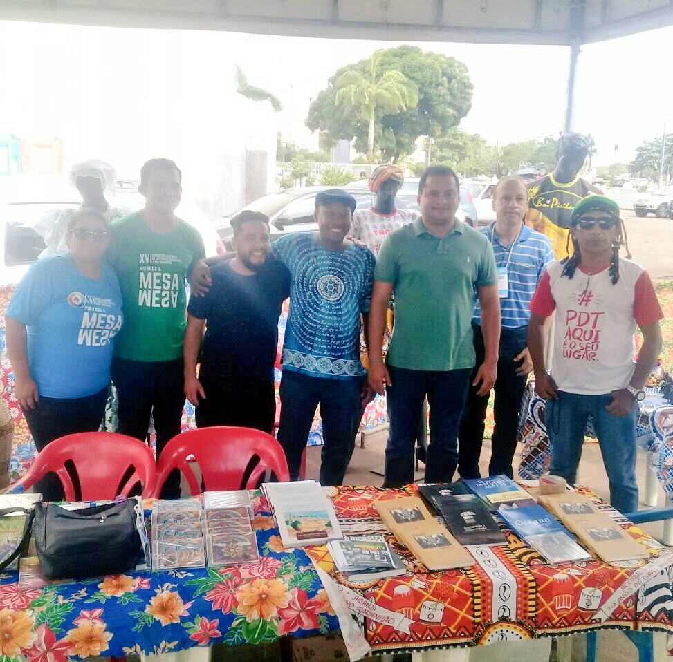 wevertonrocha's tweet photo. Visitei a tenda do Movimento Negro do PDT, também presente no #Conjus https://t.co/tMj01uCWtS