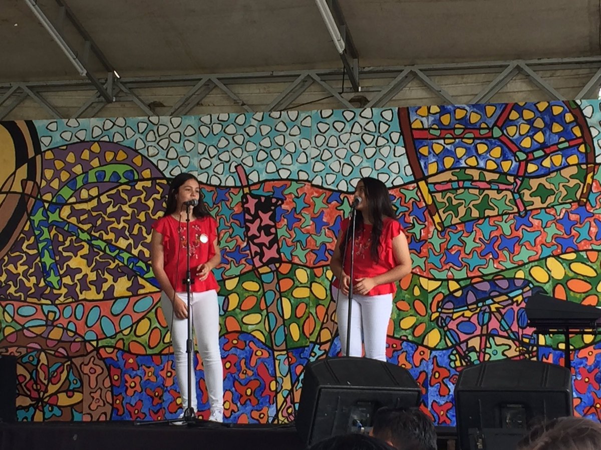 FestRuitoqueno's tweet photo. Se inició la fiesta de la música colombiana!! Nuestro @FestRuitoqueno Te esperamos en Mari Ruitoca #festivalitoruitoqueño2017 #musica https://t.co/MDzuSyPalq