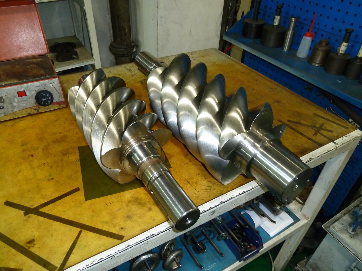TheFritzWorld's tweet photo. Two brand new rotors in the assembly line! making of premium #ALMiG #kompressoren #aircompressor #köngen #germany @ALMiG_de https://t.co/0wdQs9SPNS