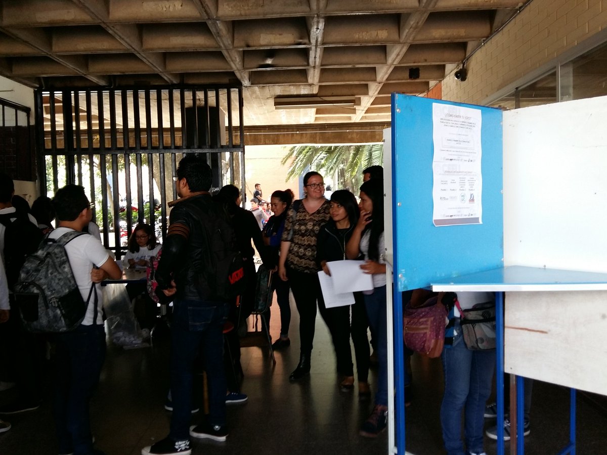 VocesDeMujeres_'s tweet photo. Ciencias Económicas con amplia participación #VocesObservando https://t.co/iHXXCbx7Zf
