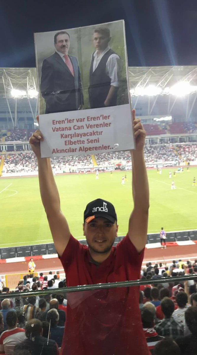 Eren'ler var Erenler,Vatana can verenler. Karşılayacaktır elbette seni akıncı Alperenler.