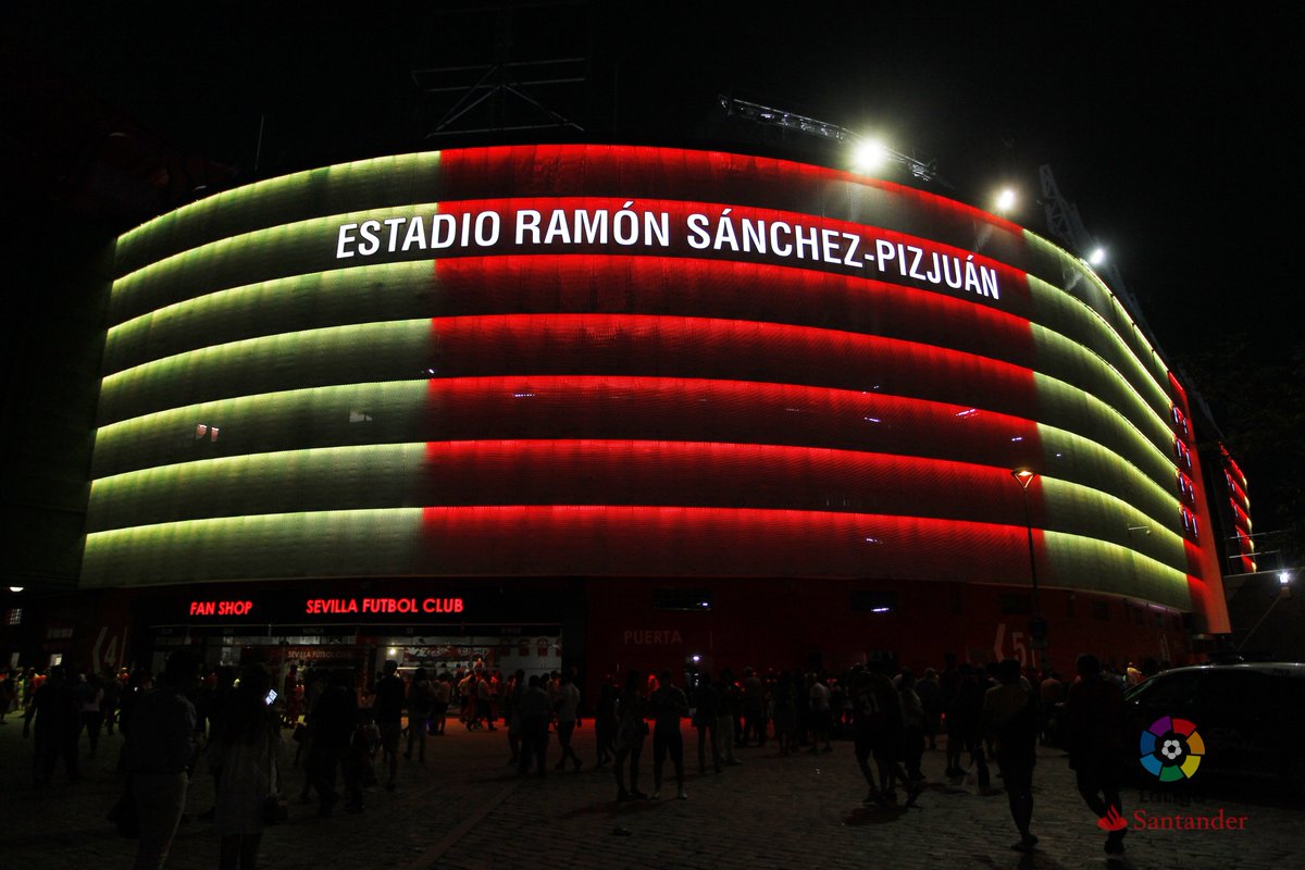 RCDEspanyol's tweet photo. ¡Simplemente: GRACIAS! #TotsSomBarcelona #RCDE #SevillaEspanyol https://t.co/bQhi9wwcaR