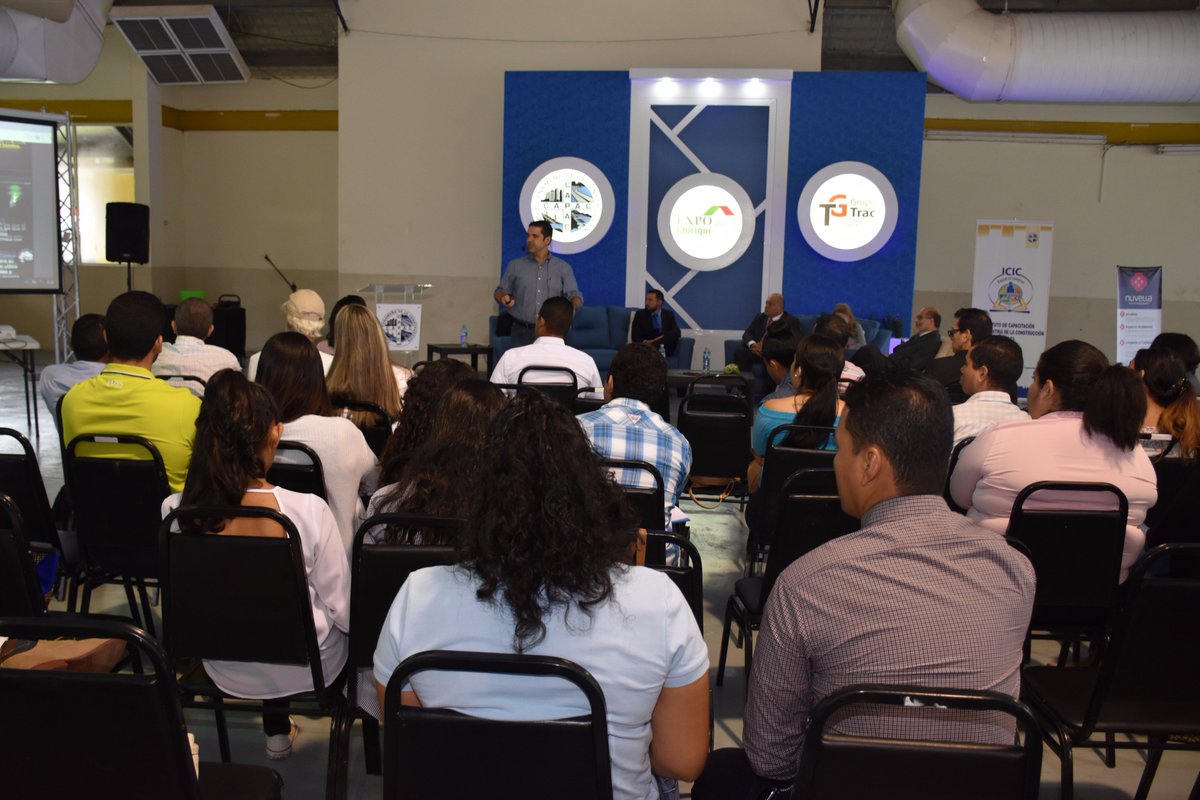 Expo_Chiriqui's tweet photo. Diseño Sostenible en Chiriquí, tema trato por el Arq. Rodrigo De las Casas, en el #Foro Desarrollo Sostenible en  #ExpoChiriquí 2017. https://t.co/HX4KxAWwZy