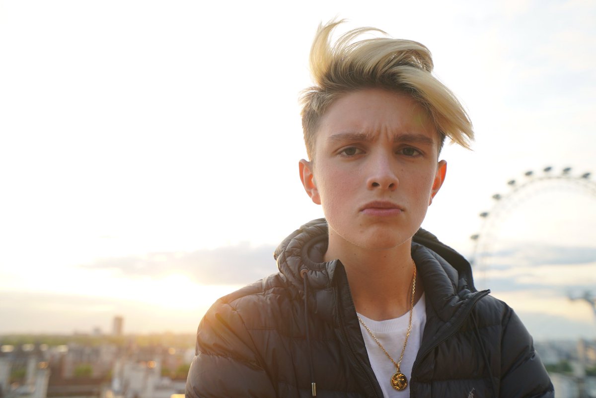 Morgz's tweet photo. How's everyone's day going? 👍 https://t.co/eTMjzcK9YV