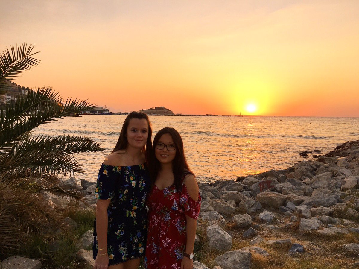 MichelleCadgy's tweet photo. Sometimes you get lucky and find a soul that grooves with yours. #nieces #soulsisters https://t.co/S5IyZvtMjE