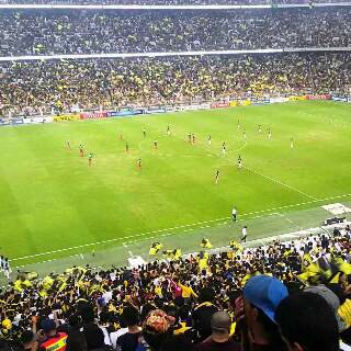 frosy0751's tweet photo. #الفيحاء_الاتحاد الكل يهتف بأسمك نادي الشعب الـكل غـنى لأجـلك نـادي الشعب ..ذهـب ذهـب  نـادي الـشعب فـن وطـرب💛💛 https://t.co/gYH0ip7EUI