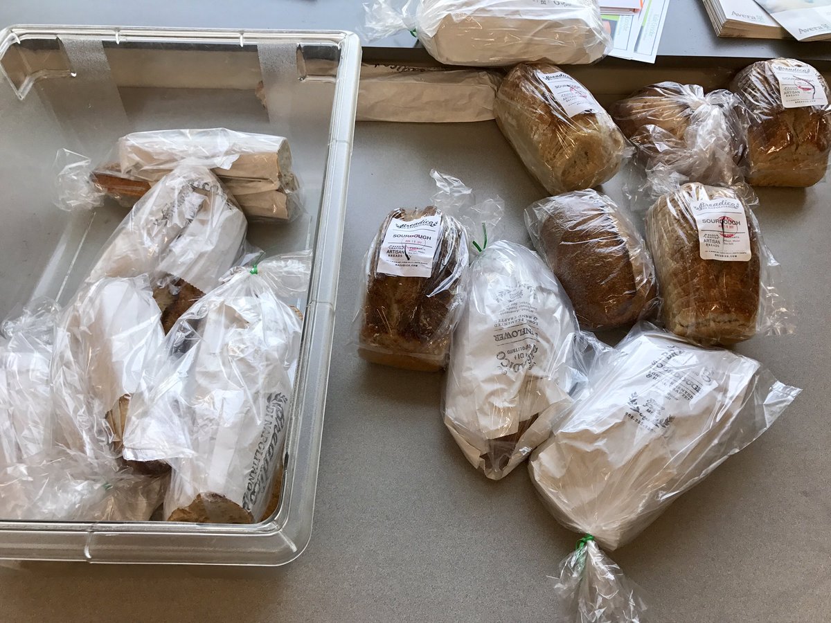 thebakerysf's tweet photo. Thank You to @breadico for your contributions to @TheBanquetSF who provides to those in need within our community! 
#whenbusinessesgiveback https://t.co/IhHUuCFNh9