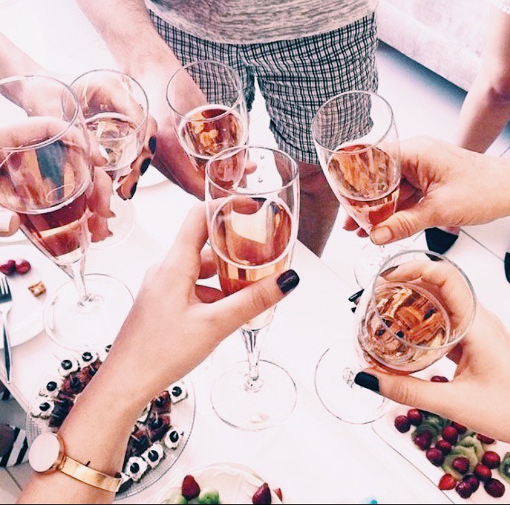 Cheers to Champagne Saturdays !🍾🍾🍾