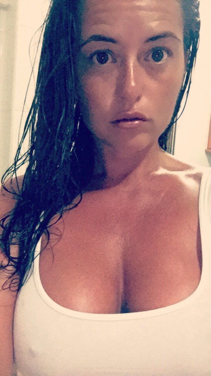 Love this selfie but of course I am biased 😜 KD, image size:674x1200