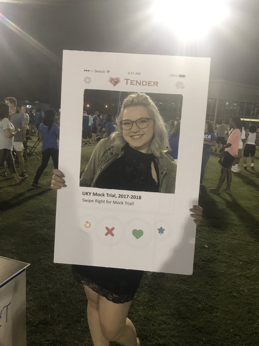 UkMockTrialTeam's tweet photo. Come get your picture with our Tender booth! Meet your match, find your place on campus and #SwipeRightForMurder https://t.co/IgNXPfMJZB