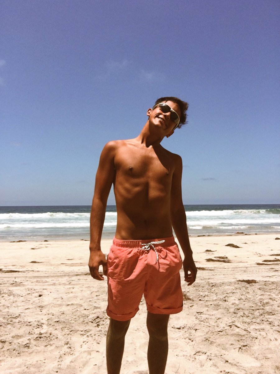 jxxsh's tweet image. #hispanicboysbreaktheinternet