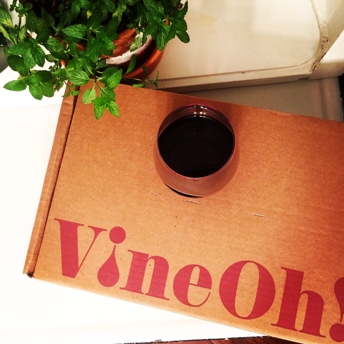 GetVineOh's tweet photo. Saturday night vibes... relaxin' with a glass of wine. #vineohbox #saturdaynightvibes #ohfun https://t.co/kZgtqUkfRg