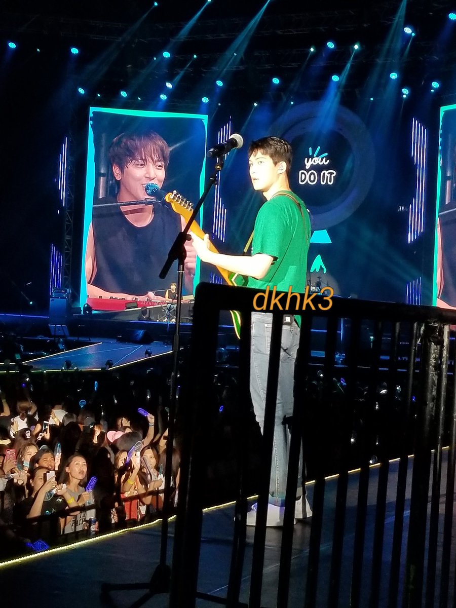 dkhk3's tweet photo. Gorgeous  #Leejonghyun at #BetweenUsinHK 20170819

 #이종현 #イジョンヒョン #CNBLUE https://t.co/9QwXrOrlK1