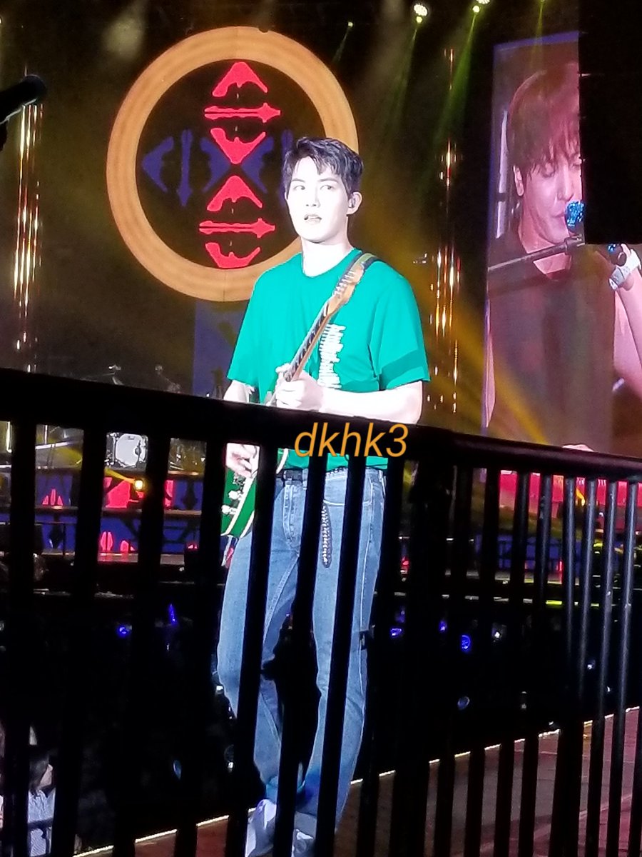 dkhk3's tweet photo. Gorgeous  #Leejonghyun at #BetweenUsinHK 20170819

 #이종현 #イジョンヒョン #CNBLUE https://t.co/9QwXrOrlK1