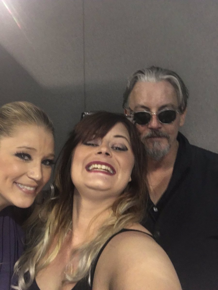 poppiedog_julie's tweet photo. What a great day! @KristenRenton @TommyFlanagan #loveSOA #Scotsarethebest https://t.co/KWi2gO2YNr