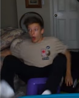 ElbowNoodlesWHO's tweet photo. Me after @Wes10 puts his random ear rapes in his videos. https://t.co/NrkbgVfFkD