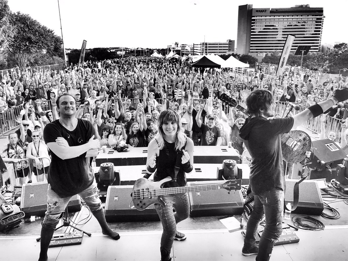 SickPuppies's tweet image. Austin's #BatFest!!!! Wow what a hot day, thanks for braving it with us!!! 🔥🤘🏼🔥