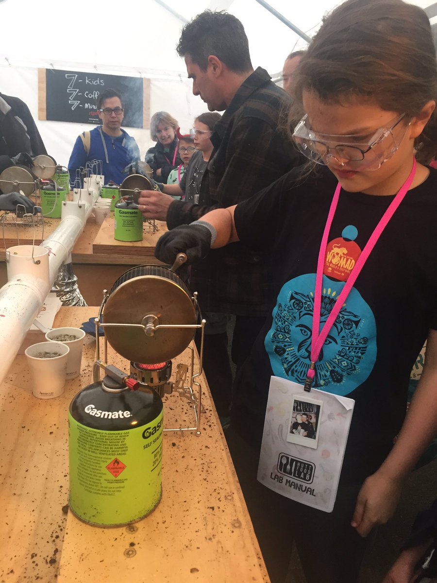 ceridwyn_writes's tweet image. Lias ground his own coffee. Serious business. #huttfoodlab