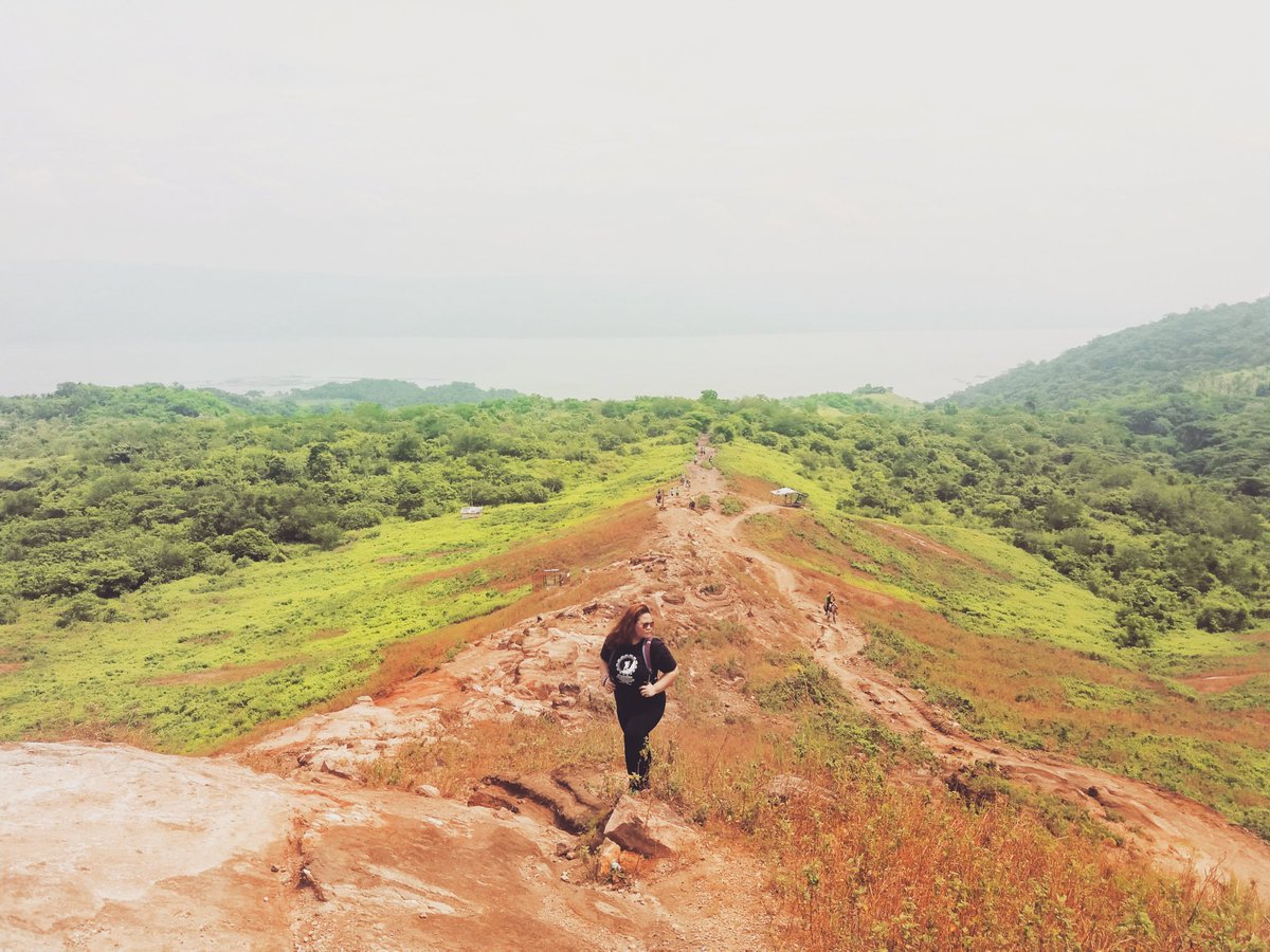 muy_bien1388's tweet photo. Because Life is one daring adventure or nothing at all. HELLO SUNDEEEEE! #travel #goph #itsmorefuninthephilippines #pinasmuna #hikeph https://t.co/wyw2vqE5P5